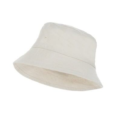 The Impact Aware™ 285gsm canvas bucket hat undyed is a timeless bell-shaped model. The bucket hat protects your head from the sun, is pleasant to wear and brightens up your outfits. The recycled canvas is undyed and used in its raw form, without chemicals